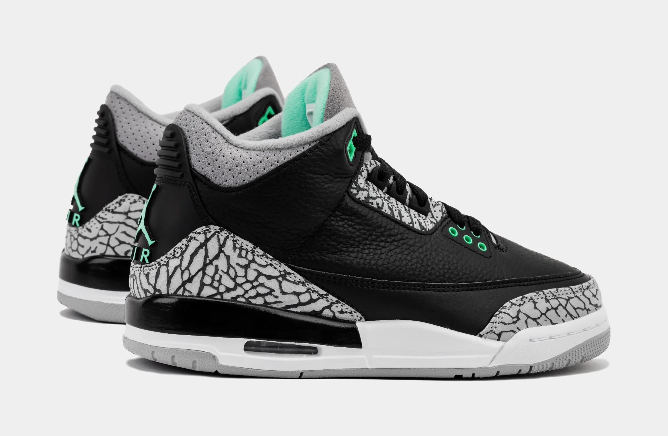 Air Jordan 3 Retro Green Glow Grade School Lifestyle Shoes (Black/Green Glow/Wolf Grey/White)