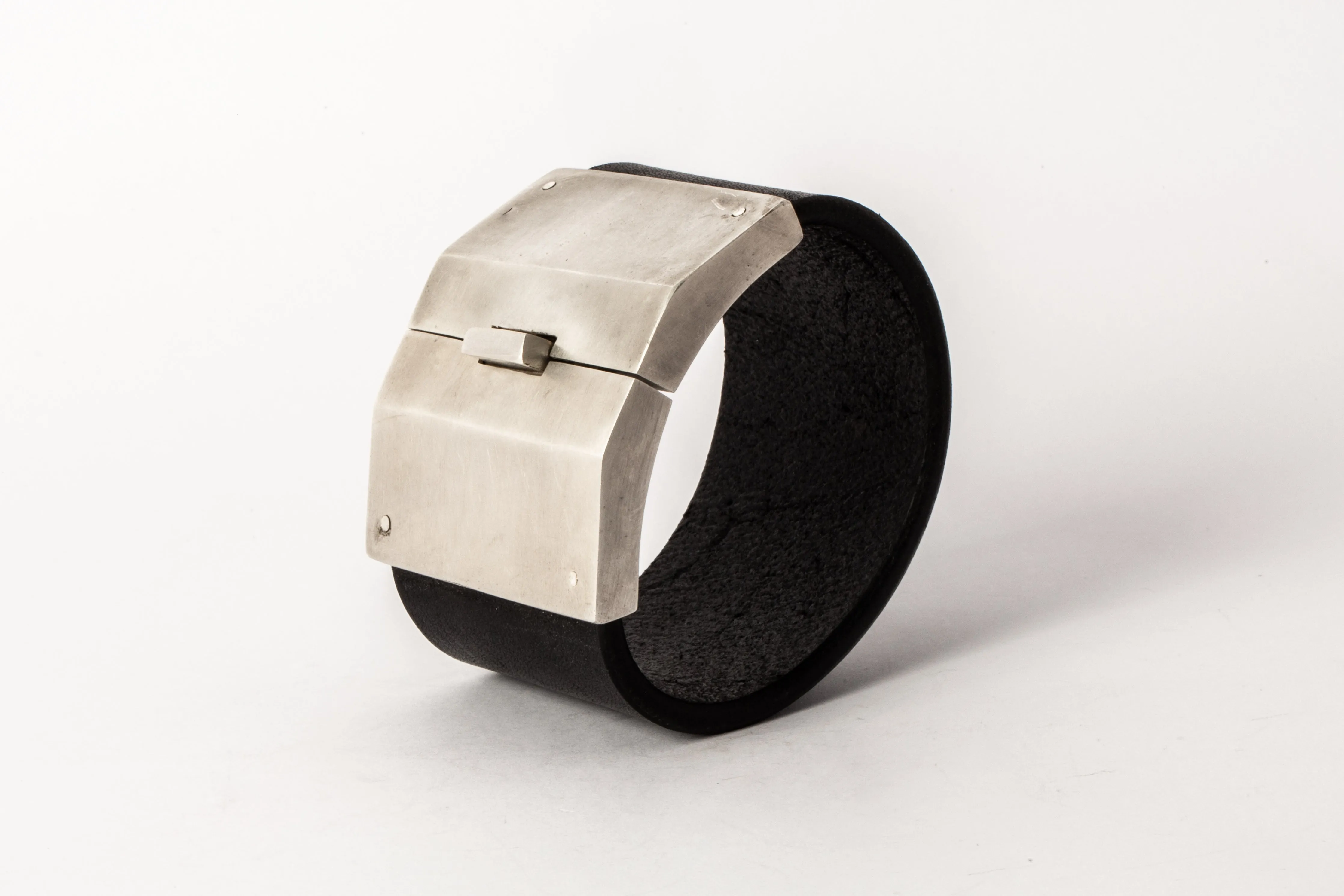 Box Lock Bracelet (Facet, Wide, BLK AS)